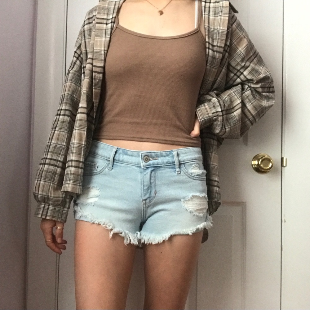 hollister light wash short low rise shorts